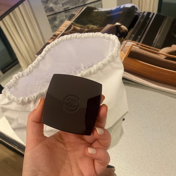 Limited Edition Chanel Burgundy Compact Mirror NEW - Picture 1 of 6